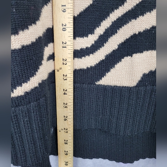 Tuckernuck Wool Lynx Sweater Black Tan Size S Animal Print Pullovet Crew Neck - Picture 7 of 7